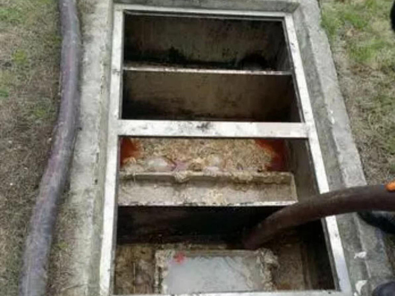 松潘隔油池清理