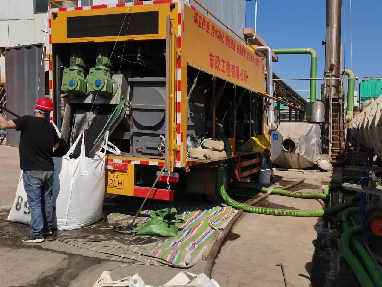 松潘淤泥压干处理